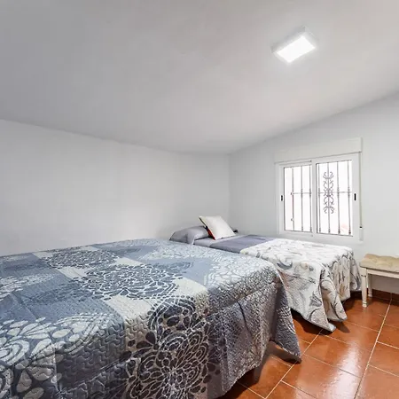 Chalet Malagasuite Rural Alcaucin