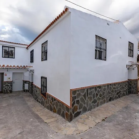 Malagasuite Rural * Alcaucín